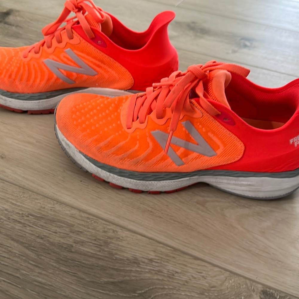 NEW BALANCE SNEAKERS